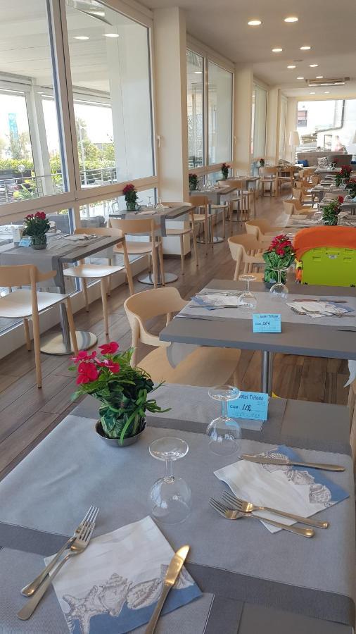 Hotel Tritone Senigallia Luaran gambar