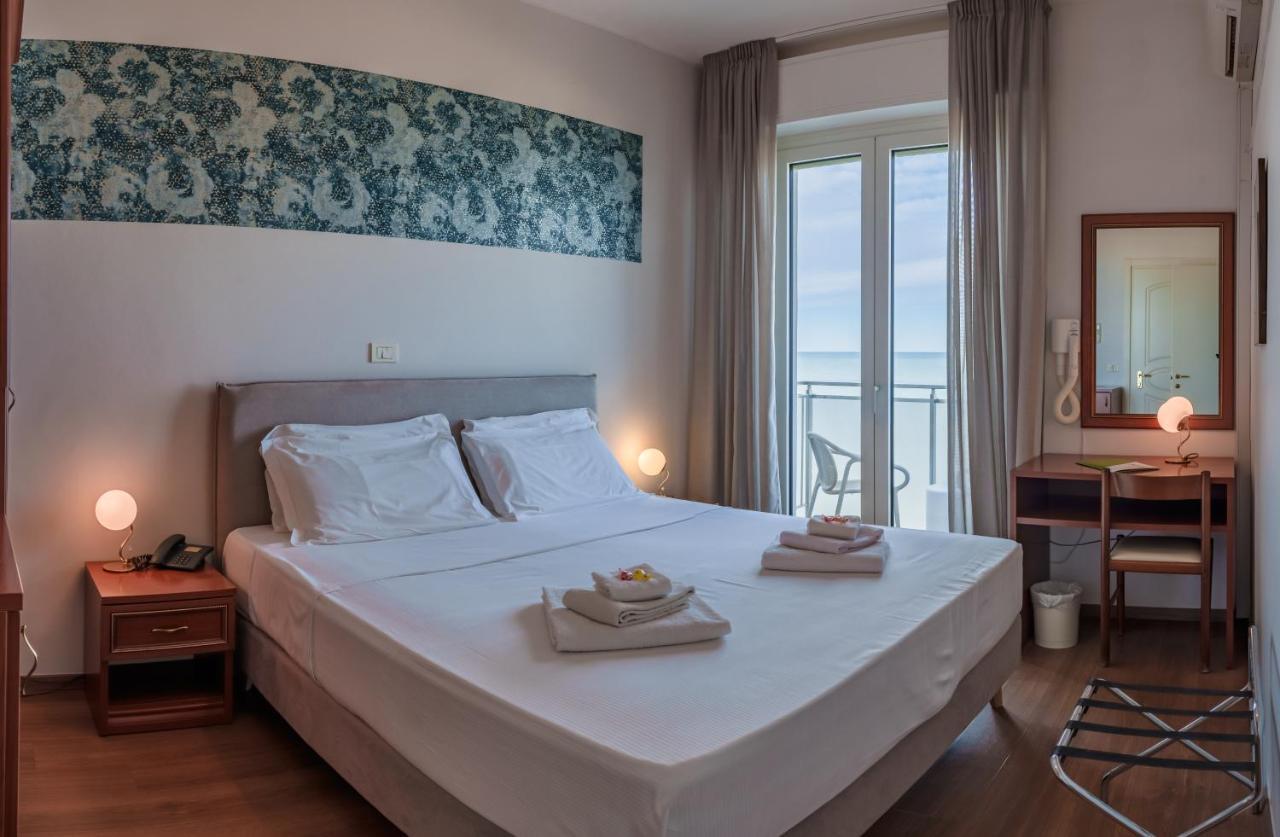 Hotel Tritone Senigallia Luaran gambar
