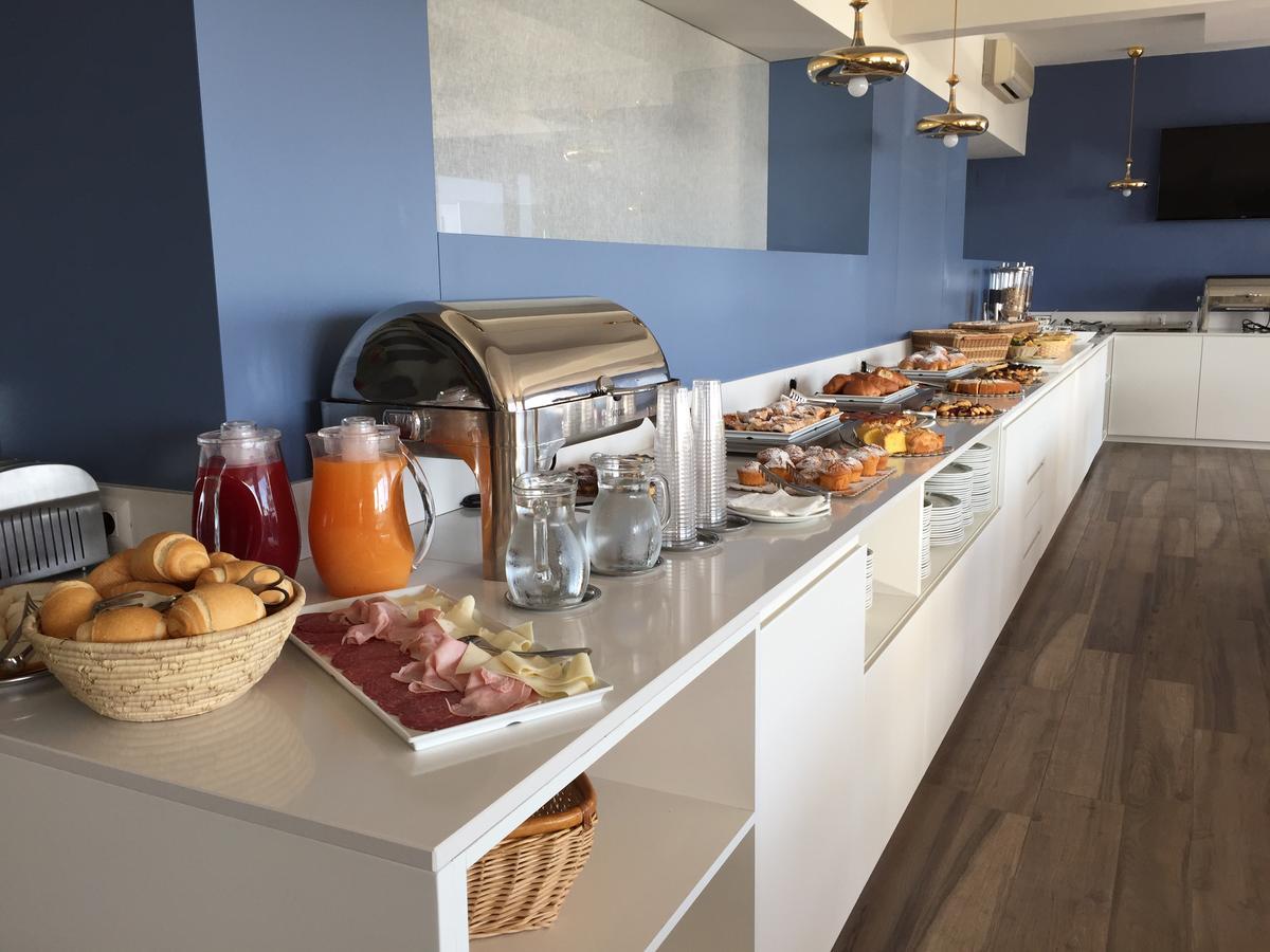 Hotel Tritone Senigallia Luaran gambar