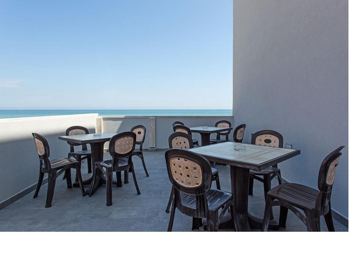 Hotel Tritone Senigallia Luaran gambar
