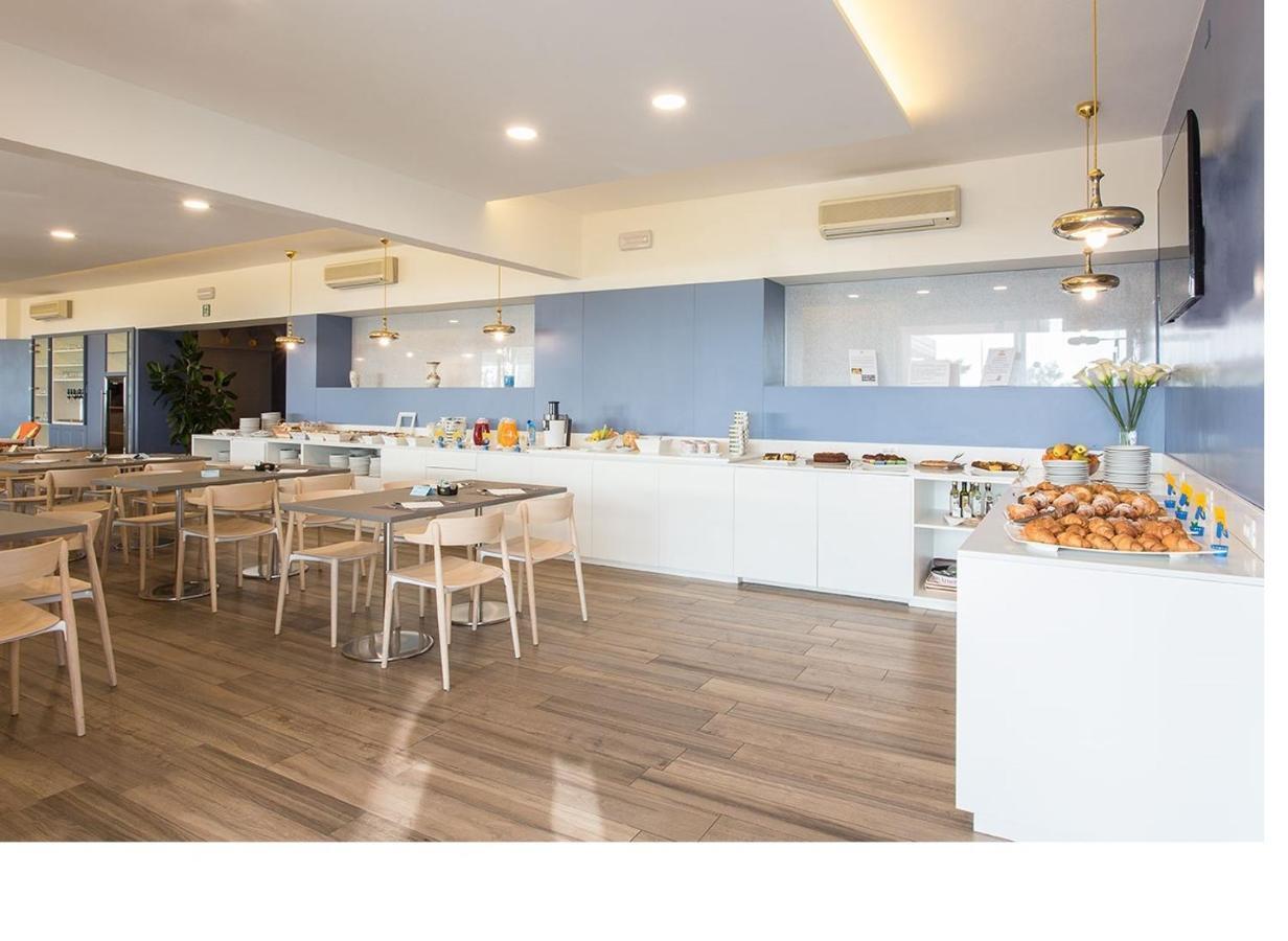Hotel Tritone Senigallia Luaran gambar
