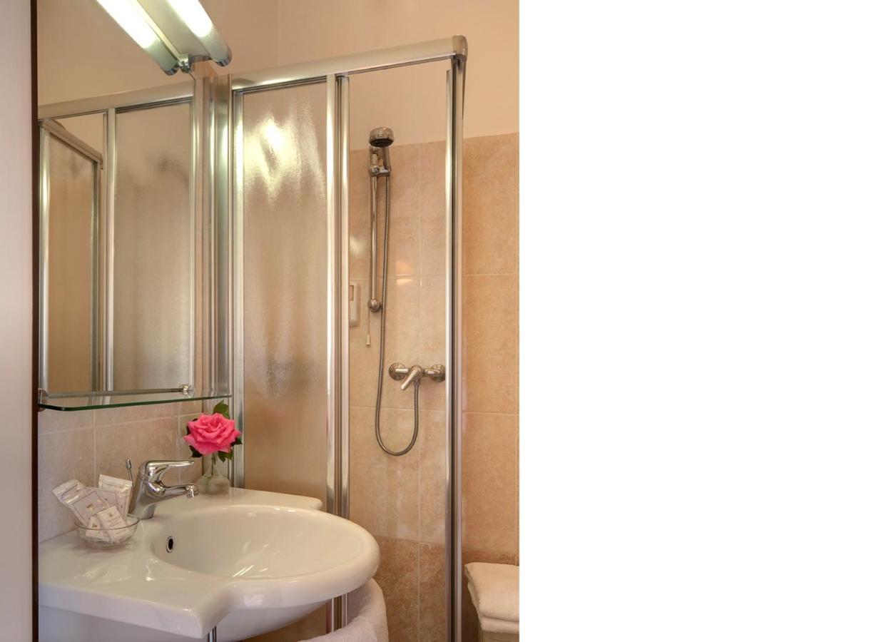 Hotel Tritone Senigallia Luaran gambar